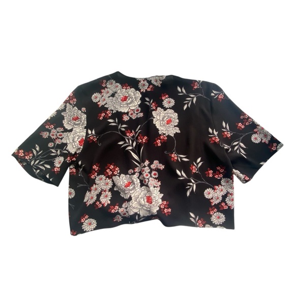 Floral‎ Boho Tie-Front Cropped Short Sleeve Blouse Size Medium - Picture 2 of 5